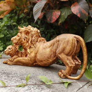 Scultura Personalizzabile in Resina di Famiglia di Leoni Dorati, Statua Artistica Artigianale per la Casa - Product Image 4