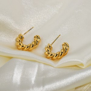 Realme — boucles d'oreilles en forme de dôme torsadé en acier inoxydable, plaqué or 18k, <span class=keywords><strong>Croissant</strong></span>, nouvelle mode pour femmes, cadeau d'anniversaire, <span class=keywords><strong>2022</strong></span> - Product Image 3