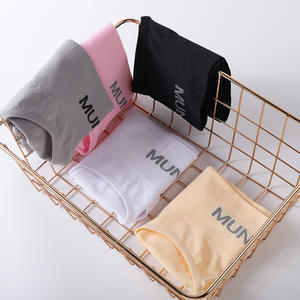 无缝内衣透气，提臀中段字母三角内裤，内衣 - Product Image 3