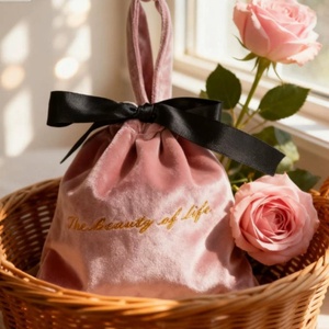 High-quality Eco-Friendly Durable Velvet Fabric <b>Small</b> Plush Bag Drawstring Closure Jewelry Pouch Decorative Collectible <b>Gift</b> <b>Box</b> - Product Image 3