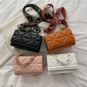 Women New Fashion Chain Shoulder Messenger Crossbody Bag Wide Strap Embossed Leather Small Square Bag Luxury Handbags Purse