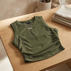 Débardeur court en tricot sans manches vert olive pour femme Sailtek, col rond, décontracté, respirant, couleur unie, logo sur le devant - Product Image 3