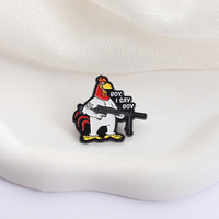 Comédie Animation Personnages Coq Avec Pistolet Émail Pin Pet Phrase Boy I Say Boy Broche Lapel Badge Bijoux Cadeau pour Amis