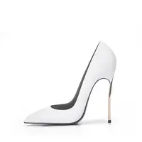 शरद ऋतु नई आगमन महिलाओं सरल डिजाइन सफेद रंग सुरुचिपूर्ण उच्च एड़ी धातु एड़ी पंप्स महिलाओं ठाठ पोशाक जूते