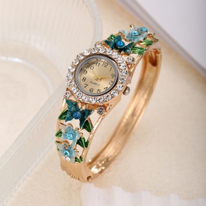Nuevo Reloj de Cuarzo Decorativo con Mariposas y Flores Estilo Coreano 2025 para Mujer, Precioso Reloj de Aleación con Brazalete para Damas, en Stock - Product Image 5