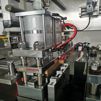 Machine d'emballage sous blister automatique, ligne d'emballage sous blister PVC ALU ALU pour comprimés, capsules, bonbons et petits articles de quincaillerie