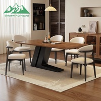 Ensemble de table à manger Wayon en noyer moderne, base en Z sculpturale noire, chaises flottantes à dossier crème
