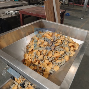 מזין רטט אלקטרומגנטי עמיד מ-HDPE של XIANBANG לפריקת כוח משיכה עבור מסועי חגורות דליים לחומרים, קווי אריזת מזון - Product Image 3