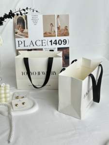 Sac en papier rectangulaire recyclable imprimé sur mesure avec poignées en ruban et en corde pour cadeaux, artisanat, emballage, personnalisation - Product Image 3