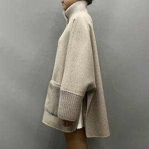 <span class=keywords><strong>Cappotto</strong></span> Invernale da Donna Jancoco Personalizzato di Media Lunghezza con Collo Alto, Polsini a Costine, Vere <span class=keywords><strong>Tasche</strong></span> in Pelliccia di Visone e Lana Cashmere - Product Image 3