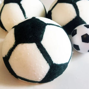 Bombes de bain effervescentes en forme de ballon de football pour enfants, de haute qualité, biologiques, spécialement conçues pour une expérience de bain relaxante - Product Image 3