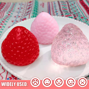 Jouet Squishy Fraise Réaliste Populaire, Jouet Anti-Stress Mignon Fait Main avec Texture Slime, Jouet à Presser Tendance pour la Relaxation - Product Image 3