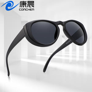 Gafas de Sol Extra Grandes de Estilo Europeo para Hombre, Montura Negra, Lentes de PC con Protección UV400, Protección Solar para Conducir, Viajes y Uso Casual - Product Image 4