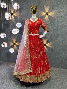 Vente chaude Designer indien Georgette Lehenga Dupatta avec travail de broderie à paillettes pour les fêtes de mariage tenue Bollywood en gros - Product Image 4