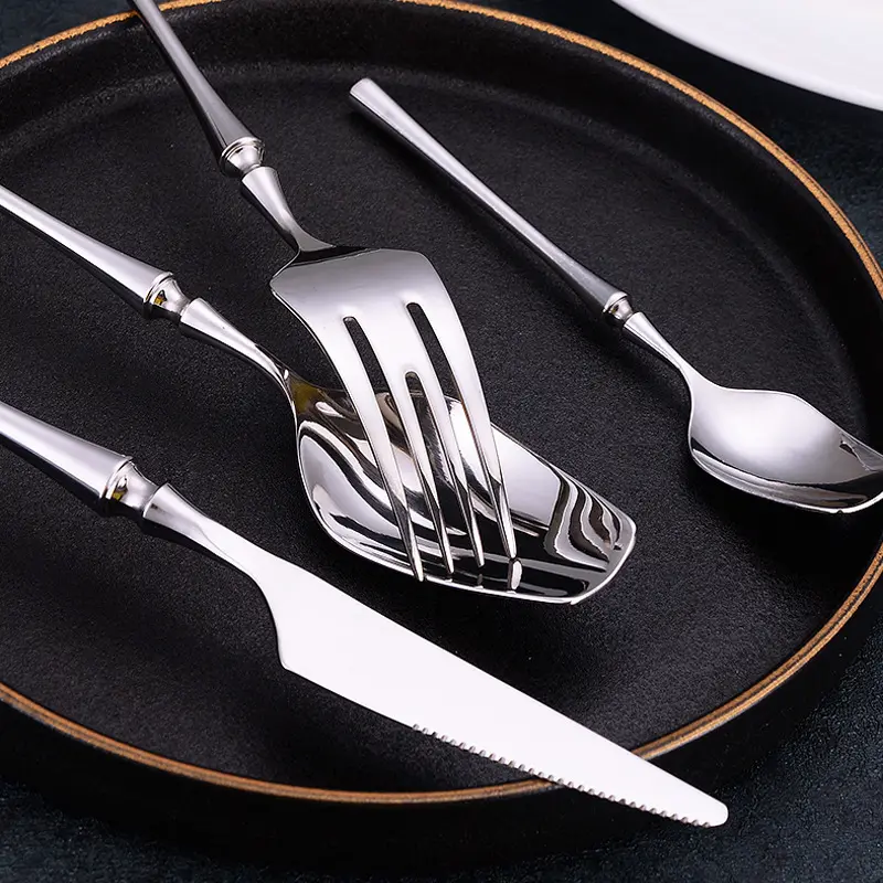 Western Golden Tableware Stainless Steel Flatware Luxury Cutlery Set Spoon Fork Knife