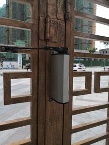 Apriporta Automatico a Battente Laterale Impermeabile in Metallo a 90 Gradi con Braccio di Trazione Elettrico - Product Image 6