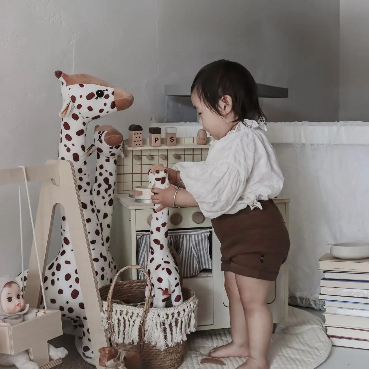 Multi-size Giraffe Plush Dolls - Comfort & Creativity