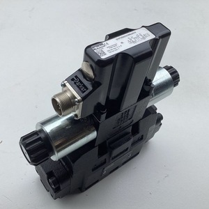Vanne de commande directionnelle proportionnelle Parker D31FBE01CC1NG00, type aiguille, vanne hydraulique - Product Image 2