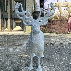 Escultura de Ciervo con Pedrería, Adorno de Jardín de Fibra de Vidrio para Exteriores, Estatua de Animal Independiente con Acabado Brillante - Product Image 4