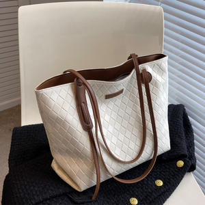 Sac fourre-tout nouvelle collection automne 2025 – Sac à bandoulière haut de gamme et polyvalent, style décontracté et grande capacité pour les trajets quotidiens - Product Image 1