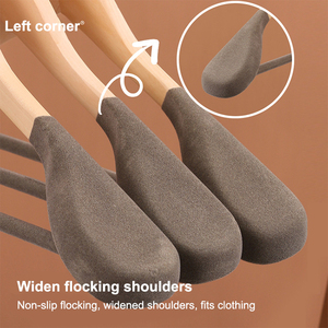 Cintres de costume en <span class=keywords><strong>bois</strong></span> d'épaule de marque de luxe logo personnalisé <span class=keywords><strong>cintre</strong></span> en velours antidérapant - Product Image 2