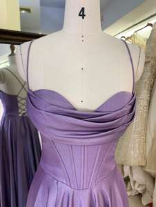 فساتين سهرة وحفلات الزفاف للوصيفات والضيوف بلون أزرق مخضر وبنفسجي وأخضر زمردي، من الساتان اللامع بدون أكمام مع تصميم مطوي وكورسيه وربطة خلفية - Product Image 3