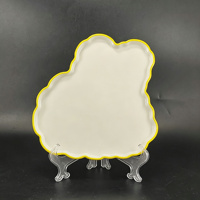 Assiette à apéritif en porcelaine en forme de tête de lapin mignon, avec illustration personnalisée et couleur de bord, pour la décoration de table de Pâques