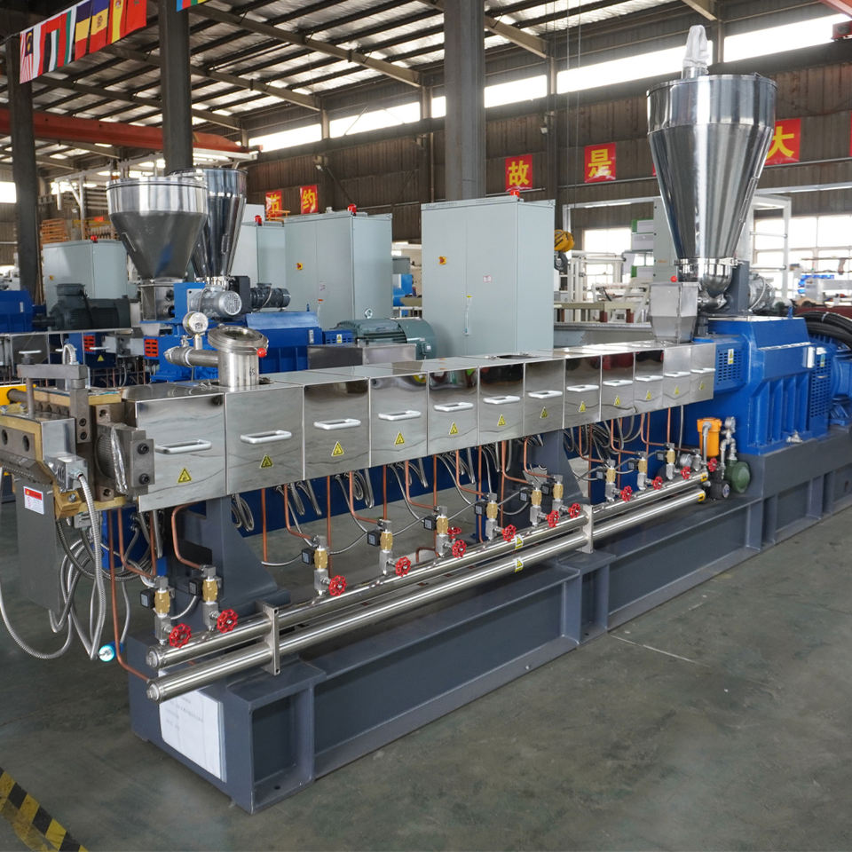 Extrturing Machine High Torque Plastic Twin Screw Extruder Machines for Pellets