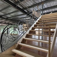Escaliers en spirale courbés en bois sur mesure pour l'intérieur, avec balustrades en fer forgé, livraison directe d'usine
