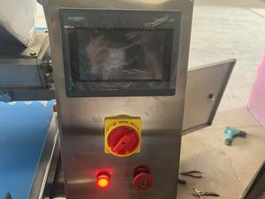 Machine à macarons automatique 100 kg/h, petites machines à fabriquer des macarons pour boulangerie, fabriquées en Chine - Product Image 5