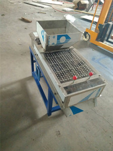 Máquina Automática Comercial para Remover la Piel de Cacahuetes, Máquina Peladora de Maní de Tipo Seco de Alta Eficiencia en Venta - Product Image 3