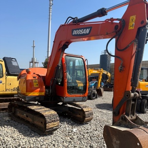 Excavadora de cadenas Doosan dx85 usada original de Corea con motor Yanmar en venta - Product Image 2