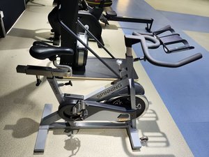 Commercial et Home Gym Vélo Formation Cardio Ultra Stationnaire <span class=keywords><strong>Spinning</strong></span> Bike Fitness Spin Cyclisme Machines pour Musculation - Product Image 3