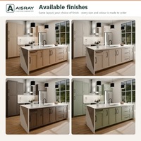Meuble de cuisine Shaker en chêne blanc avec portes encadrées, aménagement en îlot, dimensions personnalisées, boîtes en panneaux mélaminés et rangement coulissant