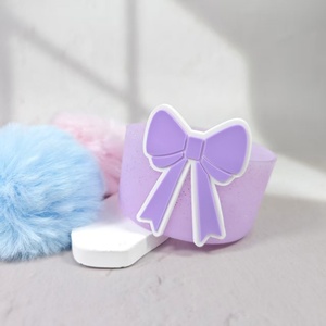 Nueva Funda Protectora de Silicona con Lazo Colorido Anticolisión, Accesorios Decorativos para Vasos Stanley - Product Image 5