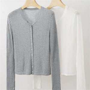 <span class=keywords><strong>Cardigan</strong></span> en tricot élégant et personnalisé pour <span class=keywords><strong>femme</strong></span>, couleur unie, col en V, boutonné, manches longues, doux et ample, style pull-manteau - Product Image 4