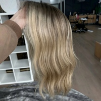 Perruque Lace Front Blonde Cendrée Foncée, Longueur Moyenne, Ondulée, Résistante à la Chaleur, Cheveux Humains, Effet Cuir Chevelu Réaliste, Pour Femmes Blanches