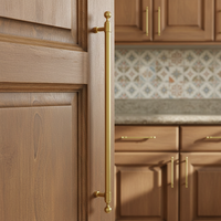 Poignées en laiton sur mesure pour portail antique et porte principale