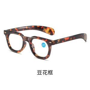 <span class=keywords><strong>2025</strong></span> thời trang đinh tán dày khung vuông presbyopic kính cho phụ nữ người đàn ông chống ánh sáng màu xanh retro phong cách Kính đọc sách - Product Image 4