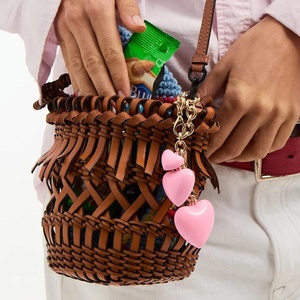 <span class=keywords><strong>En</strong></span> forme de coeur résine <span class=keywords><strong>perle</strong></span> matériel boucle porte-clés pêche étui de téléphone <span class=keywords><strong>portable</strong></span> pendentif accessoires colliers à la mode - Product Image 2