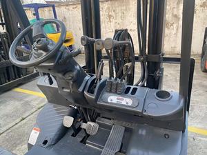 Chariot élévateur diesel d'occasion TCM FD25 2,5 tonnes, moteur Isuzu d'origine japonaise, mât de 3 m, vente directe usine pour le chargement en entrepôt - Product Image 4