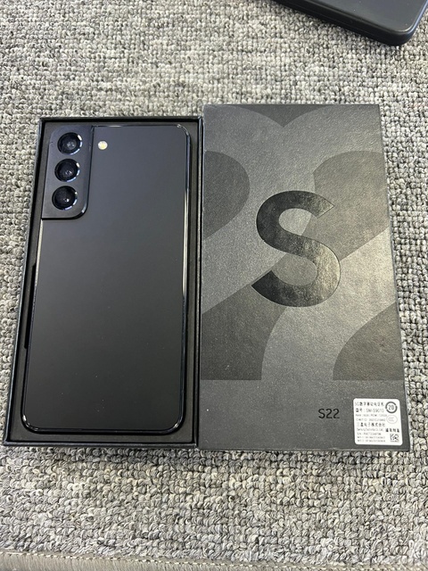 Wholesale US Version S22 Plus 5G LTE Octa Core Smartphone with German & English Languages Dual SIM 6.5" Screen