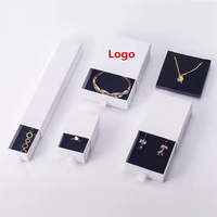 Boîte à bijoux rigide en papier kraft recyclable personnalisable, doublure en éponge, revêtement UV, vernissage, lamination brillante/mate, collier