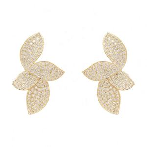 ต่างหูเพชรเม็ดเล็กทรงกลีบดอกไม้ สไตล์เกาหลี หรูหรา ดีไซน์เฉพาะกลุ่ม ระดับไฮเอนด์  เครื่องประดับอินเทรนด์ใหม่ - Product Image 6