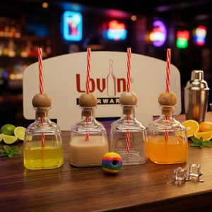 Carafe en plastique personnalisée avec ouvre-bouteille et bouchon en bois, vaisselle de bar réutilisable pour les fêtes, design moderne - Product Image 5