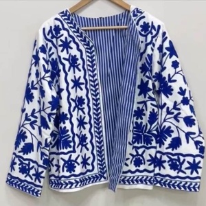 เสื้อแจ็คเก็ตผ้ากำมะหยี่ปักลายดอกไม้และสัตว์สไตล์ซูซานี แต่งลูกไม้ ปิดกระดุม ทำมือ สไตล์โบโฮ ระบายอากาศได้ดี เป็นมิตรกับสิ่งแวดล้อม ผู้ผลิตและส่งออก OEM - Product Image 4