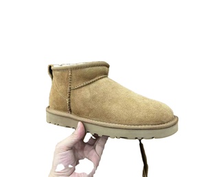 <span class=keywords><strong>Bottes</strong></span> Courtes d'Hiver en Cuir Suède Marron pour <span class=keywords><strong>Femme</strong></span>, avec Fourrure Chaude, Talon Carré Épais, Style Classique à Enfiler, Confortables pour la Neige - Product Image 1