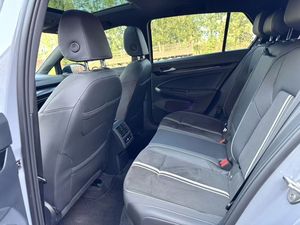 Voitures d'occasion VW <span class=keywords><strong>Golf</strong></span> <span class=keywords><strong>8</strong></span> R-Line 1.4T Transmission automatique Conduite à gauche Faible kilométrage, <span class=keywords><strong>Prix</strong></span> bas Vente en gros pour l'exportation vers la Russie - Product Image 3