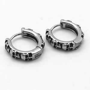 Yunnique – boucles d'oreilles Huggie en acier titane, motif tête de mort, demi-clip pour hommes et femmes, style Punk Hip Hop, design géométrique - Product Image 2