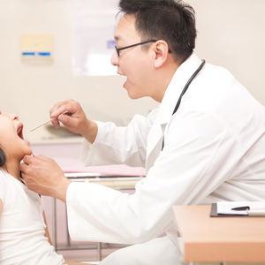 Bas prix 100 pièces abaisse-langue en bois usage médical langue 6 pouces dépresseurs stériles - Product Image 1